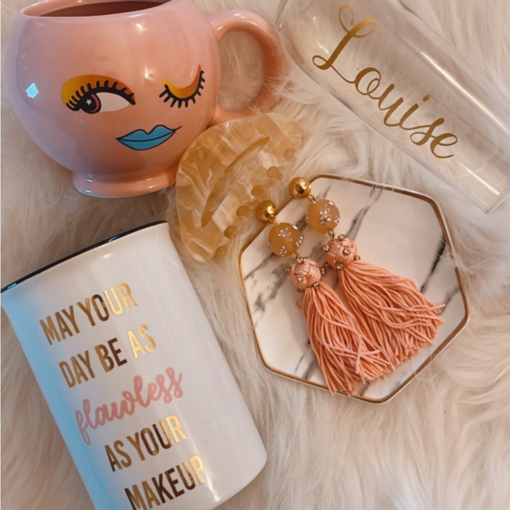 ✨SOLD✨ J Crew Pink Tassle Earrings - Picture 2 of 6
